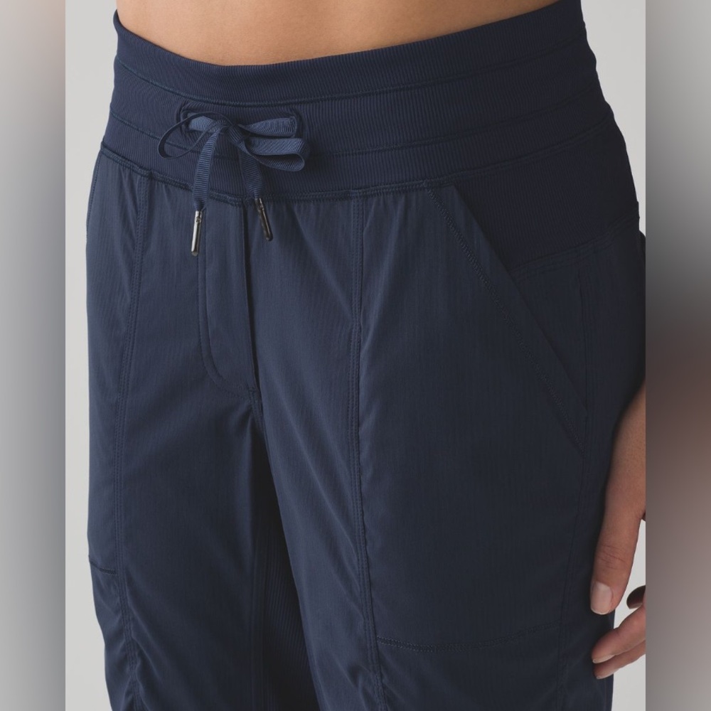 Lululemon Dance Studio Pant Blue Size 10 & 28" Inseam EUC Retails $118 - Picture 3 of 6